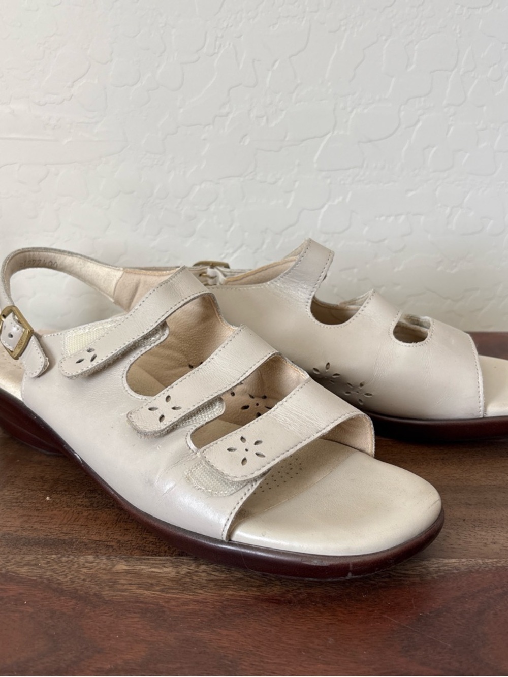 SAS Leather Sandals With Adjustable Straps Light Beige Women’s Size 11S